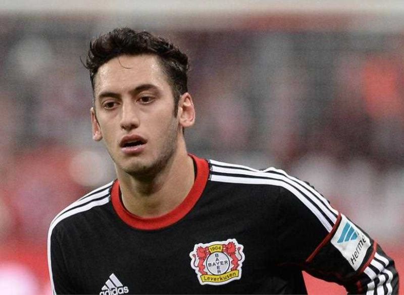Hakan Çalhanoğlu, ilk golün asistini yaptı