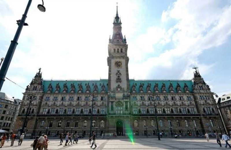  Hamburg parlamentosun da başkan vekilleri sayısı 6’dan 4’e düşürüldü