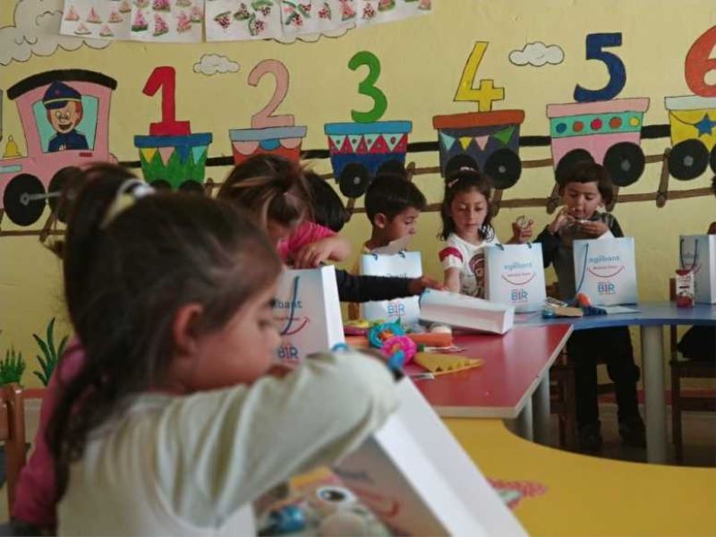 Her yıl 1 Okyanus Projesi ile Köy Okuluna Kütüphane   