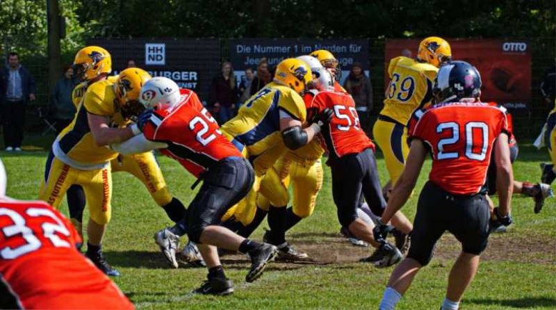 Homefield bedeutet, übersetzt man es 1:1 vom Englischen ins Deutsche: „Zuhausefeld“.