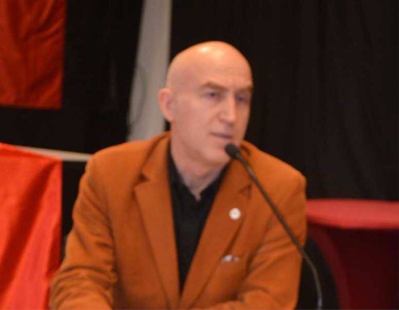 Konsolos memuru hakkında şikayet yağıyor