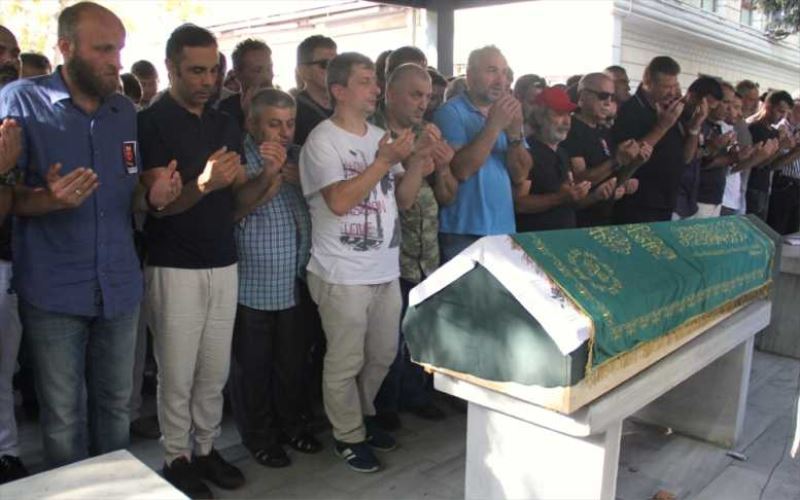 Oyuncu İsrafil Köse son yolculuğuna uğurlandı 
