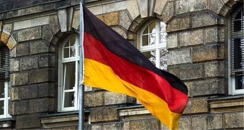 Schulsenator Ties Rabe und Bezirksamtsleiterin Stefanie von Berg besuchen Schulbauvorhaben im Hamburger Westen