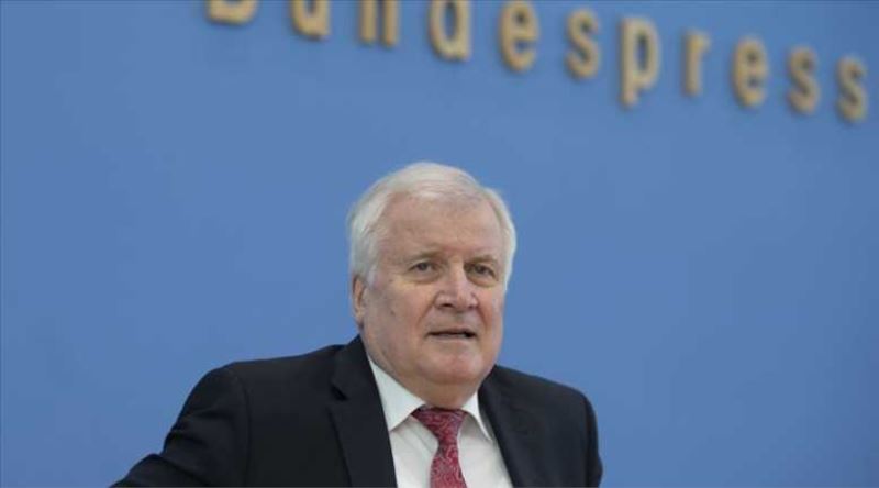 Seehofer: Yeni yılda Suriye’ye sınır dışılar başlayacak