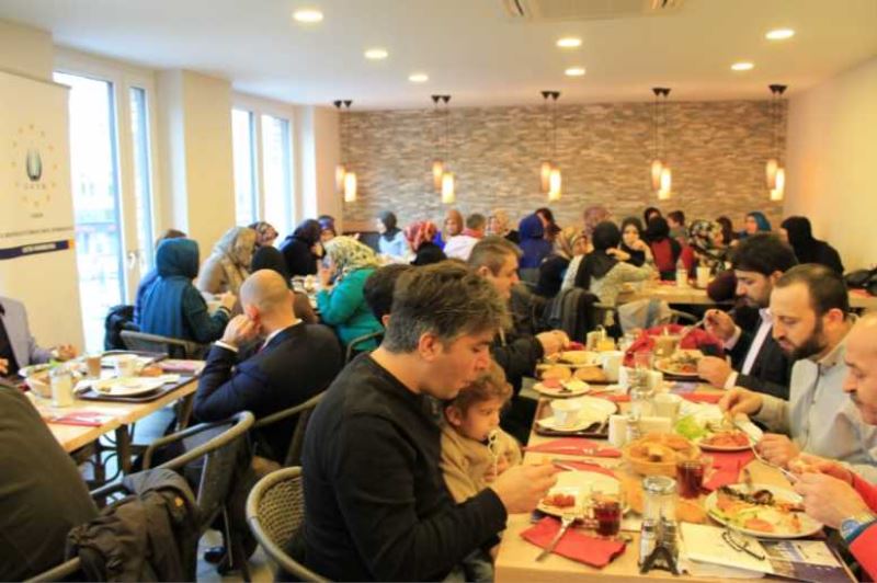 UETD-Hamburg Üyeleri İle Kahvaltı Programında Buluştu.