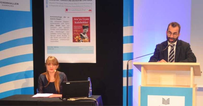 Utku Erişik yeni kitabını Hamburg’da tanıttı.