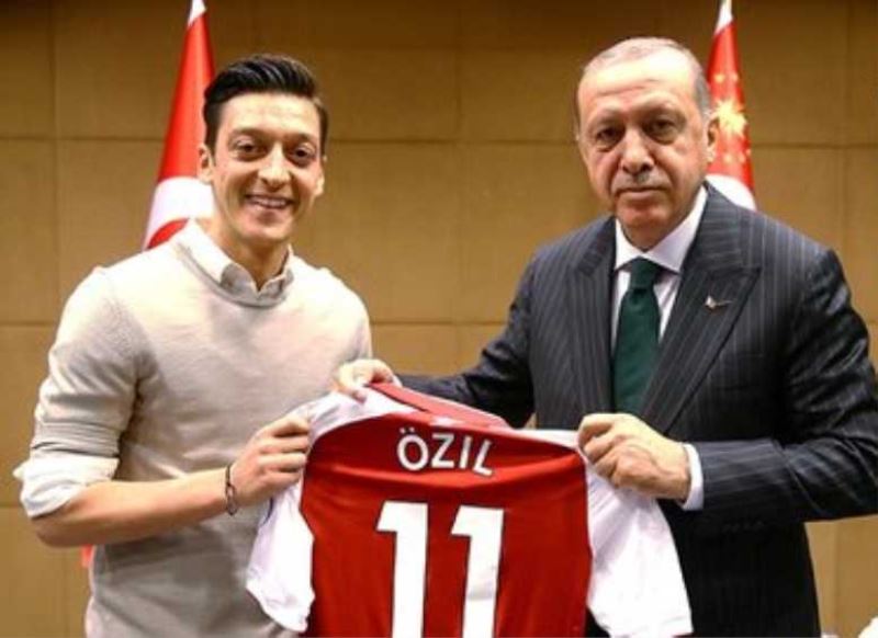 Vodafone Almanya, Mesut Özil’i reklamdan çıkardı